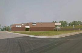 Imagen de la escuela de secundaria en Tumbler Ridge en la que al menos diez personas murieron este martes cuando una persona disparó, según informó la Policía. Entre los fallecidos está el supuesto autor de los disparos. Seis de los muertos fueron localizados en el interior de la escuela mientras que otros dos cuerpos fueron hallados en una vivienda. Otra persona murió cuando era transportada a un hospital. Las autoridades también dijeron que alrededor de 25 personas están siendo atendidas por lesiones en el centro médico local y que otras dos han sido evacuadas en helicóptero con heridas de extrema gravedad. EFE/ Google Maps - SOLO USO EDITORIAL/SOLO DISPONIBLE PARA ILUSTRAR LA NOTICIA QUE ACOMPAÑA (CRÉDITO OBLIGATORIO) -