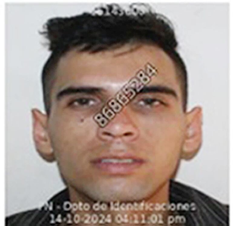 Elías Fabián Paredes Insfrán, buscado.