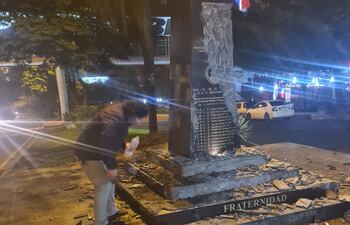 El exedil destruyó parte del revestimiento de la estructura masónica.