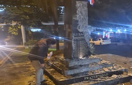 El exedil destruyó parte del revestimiento de la estructura masónica.
