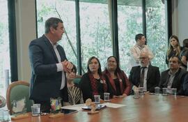 Reunión de autoridades del país y del Brasil para conversar sobre el proyecto del puente sobre el río Apa.