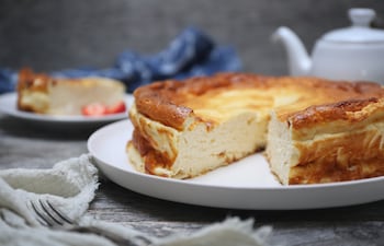Tarta de yogur griego sin harinas.