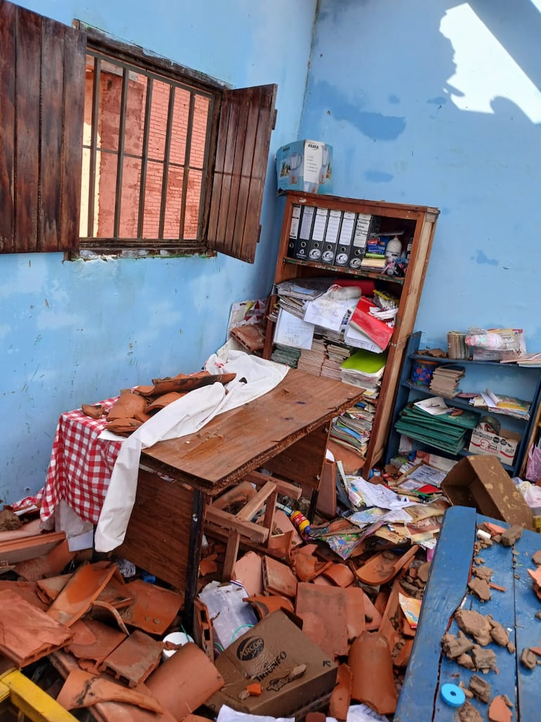 Colegio de Concepción en ruinas, a días del inicio de clases.