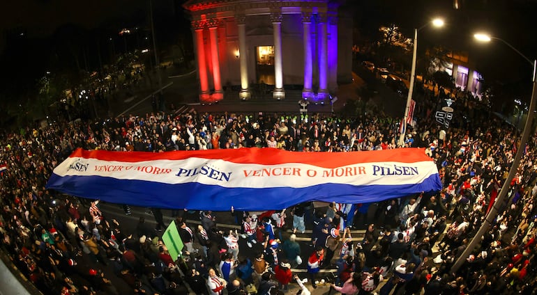 Pilsen presente en las grandes celebraciones del país revalorando los colores de la bandera paraguaya.