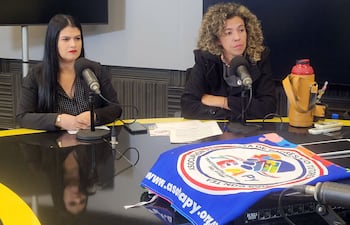 Diana Villalba y Luján Aquino, de la Asociación TEA Py en los estudios de ABC Cardinal.