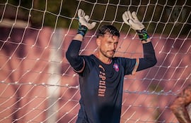 El portero, Alexis Martín Arias es uno de los cupos de extranjeros utilizados por el entrenador Jorge Bava, en su base titular.