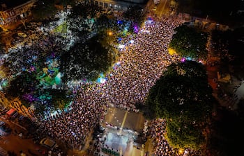 Miles de personas se reunieron para participar de la reapertura de la remodelada plaza Mariscal López de Santaní.