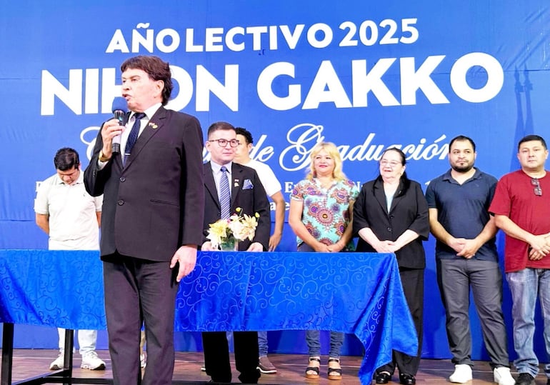 El Prof. Dr. Dionisio Ortega realizó el discurso oficial del acto.