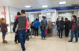 Asegurados realizan trámites en un hospital de IPS. El Comité de Seguridad del Paciente es para garantizar la integridad de los asegurados, dicen.