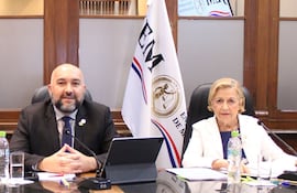 Diputado Orlando Arévalo Zielanko y la exministra de Corte Alicia Pucheta, miembros del Jurado de Enjuiciamiento de Magistrados.