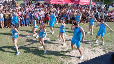 Multitudinaria concurrencia vibró intensamente en la primera edición del Carnaval en Laguna Blanca