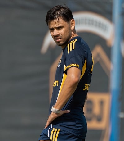 Ángel Romero, durante la práctica de este viernes en Boca Juniors. (Foto gentileza de @BocaJrsOficial)