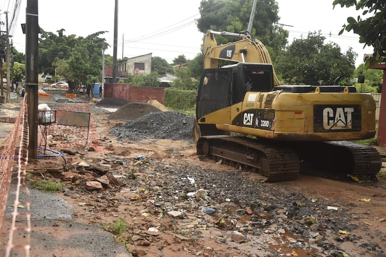 Las maquinarias quedaron en medio del caos en la zona de obras de San Pablo.
