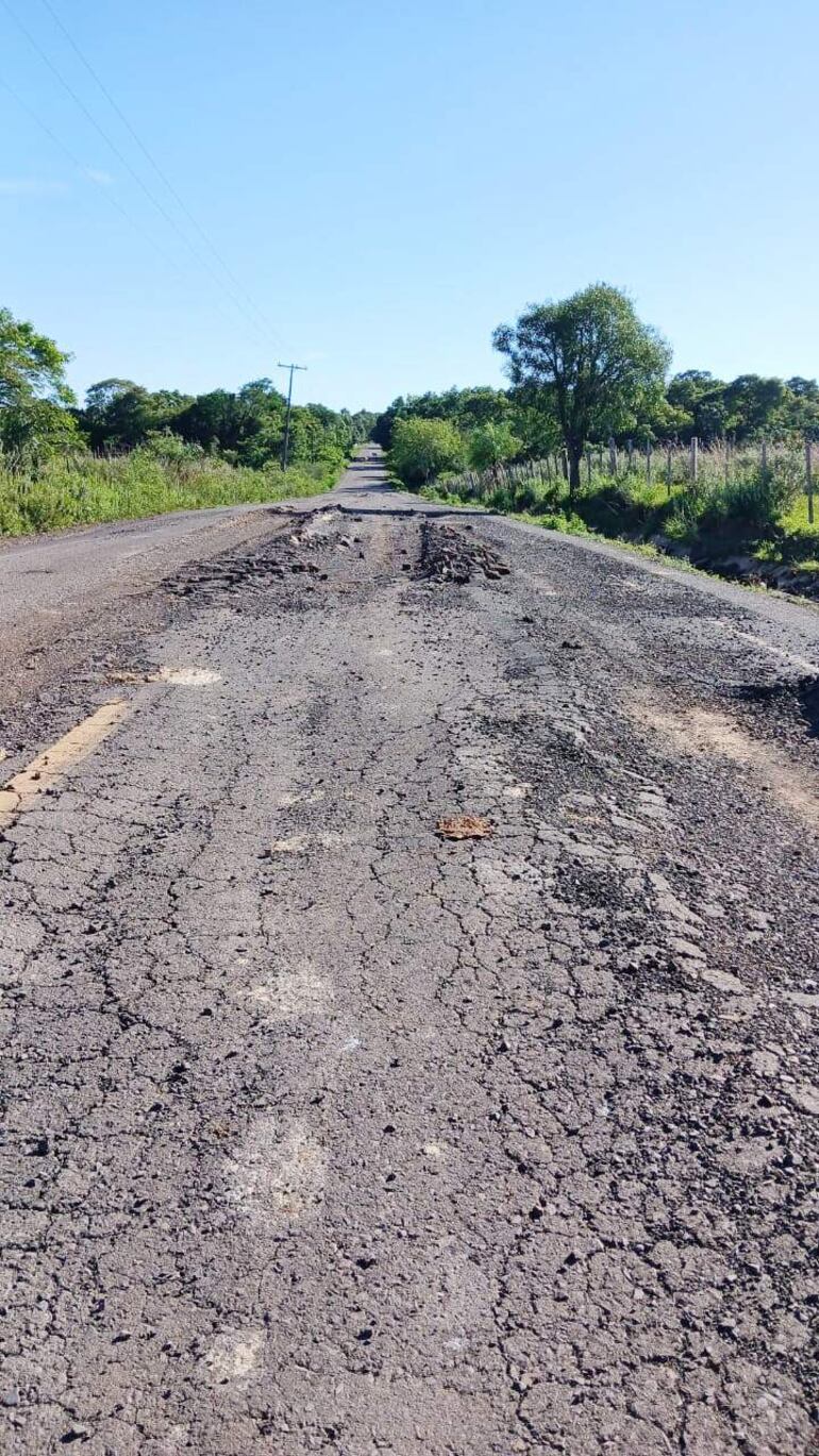 Vecinos exigen la reparación de la ruta o cerrarán el paso.