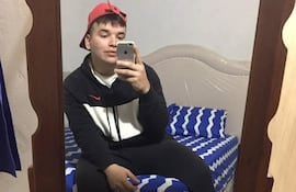 Michel Gastón Salinas Martínez, de 23 años, fue imputado tras acosar y manosear a dos mujeres en la Costanera de Asunción, mientras circulaba en motocicleta, según informó la Fiscalía.