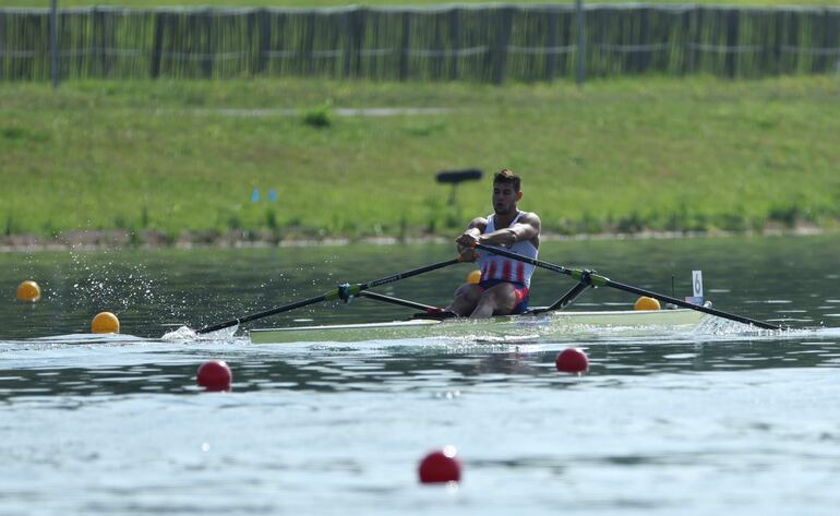 Javier Insfran, de Paraguay en el estadio naútico Vaires-sur-Marne.