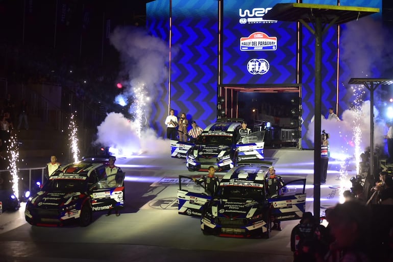 El Rally del Paraguay 2026 realizó la partida simbólica en el Sambódromo de Encarnación.