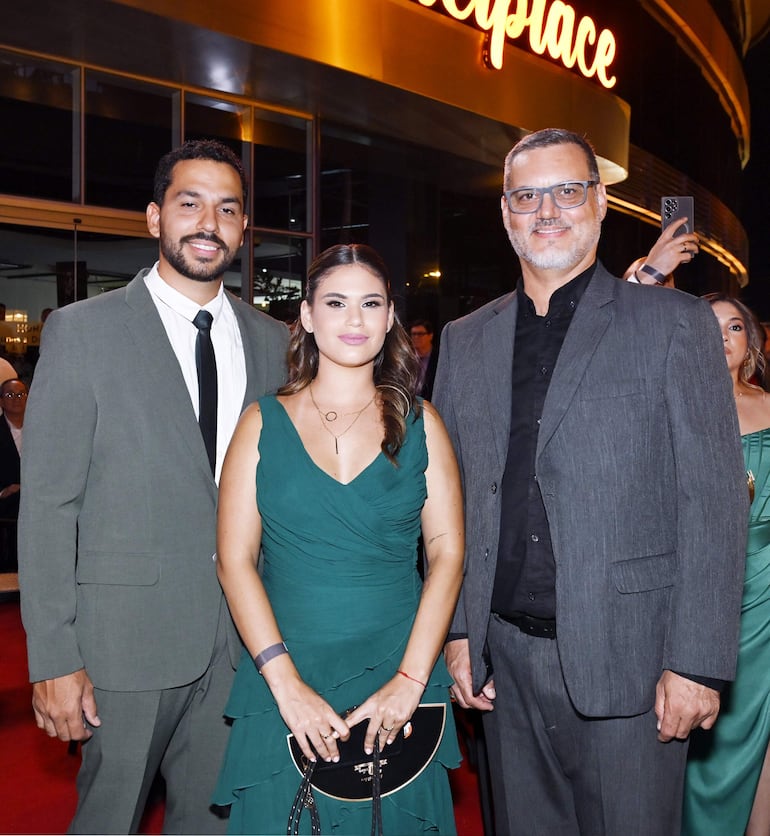 Óscar González, Ilana Rubin y Palo Rubin. 