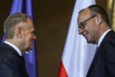 El canciller alemán, Friedrich Merz (d), y el primer ministro polaco, Donald Tusk, asisten a una conferencia de prensa durante la consulta gubernamental germano-polaca en la cancillería en Berlín.