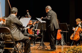 El maestro Miguel Ángel Gilardi dirigirá en este concierto a la Orquesta de Cámara Juvenil del CCPA.