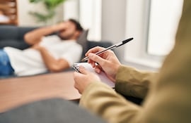 El machismo tiene mucha influencia en la mayoría de los motivos de consulta de los hombres a un profesional de la salud mental.