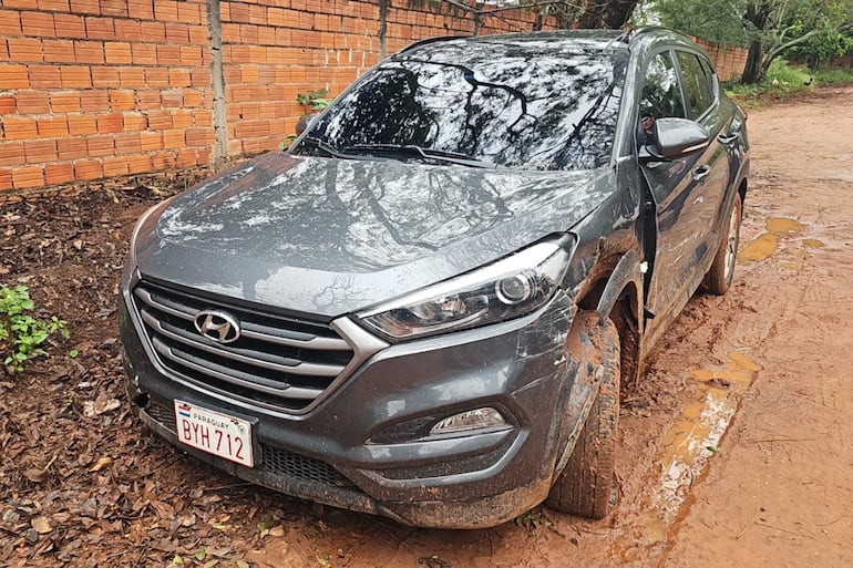 La camioneta utilizada por los presuntos secuestradores, que luego del fallido ataque fue abandonada.