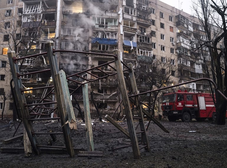 La guerra entre Ucrania y Rusia deja ciudades ucranianas devastadas, especialmente en la región ucraniana ocupada de Donetsk.