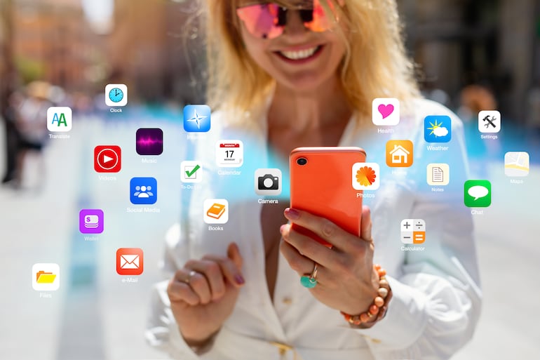 Aplicaciones en el celular, imagen ilustrativa.