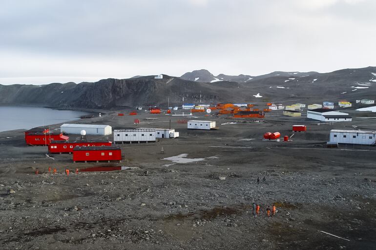 Estación científica en la Antártida.