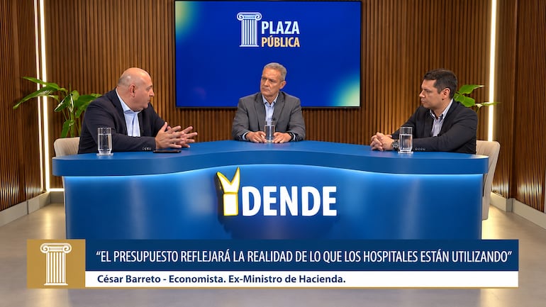 Los economistas César Barreto, exministro de Hacienda, y Jorge Garicoche, director de Mentu, analizaron el proyecto del PGN 2027 durante el programa Plaza Pública Dende, conducido por Yan Esperanza y que fue emitido ayer miércoles por ABC TV. (Captura de pantalla).