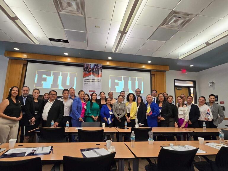 “Cumbre Internacional de Gobiernos Locales” realizada en Miami.