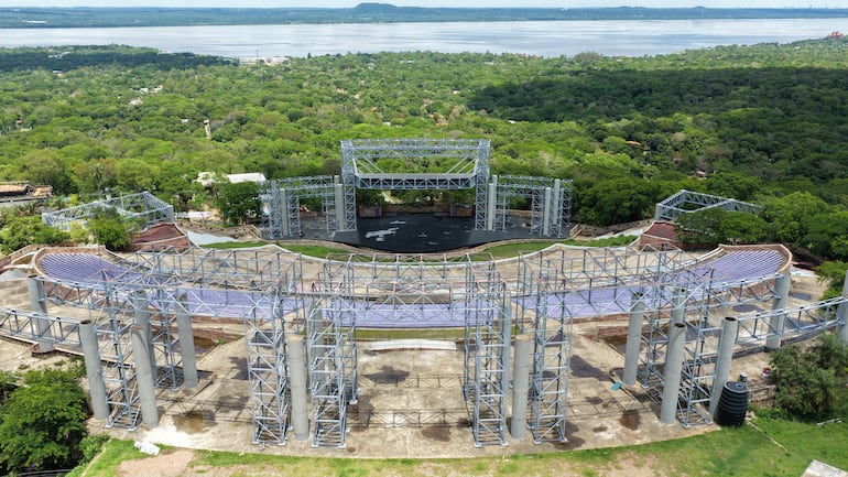 El anfiteatro José Asunción Flores, que según ordenanza municipal se encuentra en una zona residencial, donde no se permiten sonidos de discotecas.