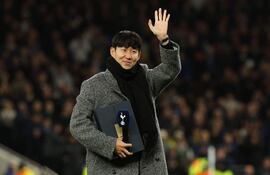 Heung-Min Son (33 años), homenajeado por el Tottenham.