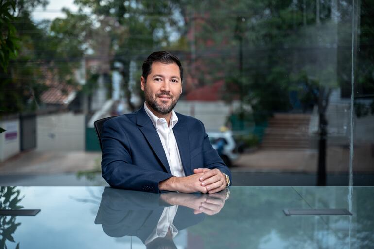 Vicerrector de la Universidad Central del Paraguay, magíster ingeniero Luis López Lafuente.