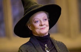 La actriz Maggie Smith, conocida por sus actuaciones en películas de Harry Potter y Downton Abbey, ha fallecido a los 89 años, según ha informado su familia.