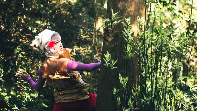 La obra de danza contemporánea, a cargo de Maino'i Colectivo Artístico, es el resultado de trabajos de experimentación en entornos naturales.