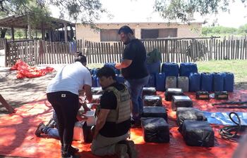 Droga incautada hoy en la estancia “10 de Diciembre”, en Teniente Esteban Martínez, departamento de Presidente Hayes, en el Chaco paraguayo.