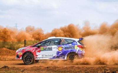 El Ford Fiesta Rally3 de Diego Domínguez Bejarano y el español Rogelio Pañete, en la primera especial en Kenia.