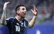 El delantero de Argentina Lionel Messi celebra el segundo gol de su equipo, anotado por el delantero de Argentina Lautaro Martínez (fuera de cuadro), durante el partido de semifinales del torneo de fútbol de la Copa Mundial 2026 entre Inglaterra y Argentina en el Estadio de Atlanta en Atlanta.