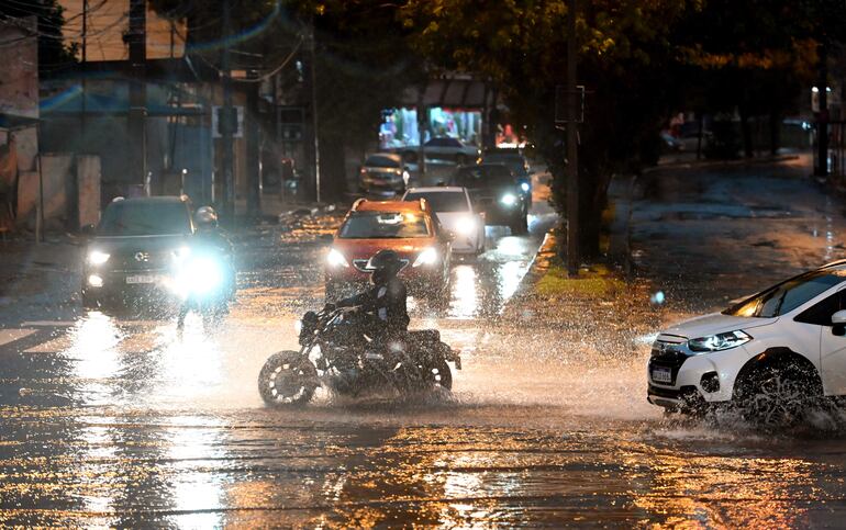 Lluvia en Asunción. 