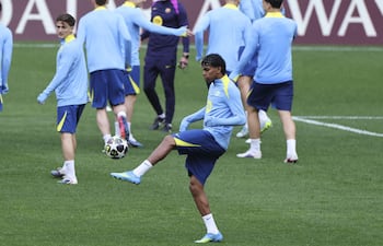 Lamine Yamal, esperanza de gol para Barcelona buscando la remontada este martes frente al Atlético de Madrid.