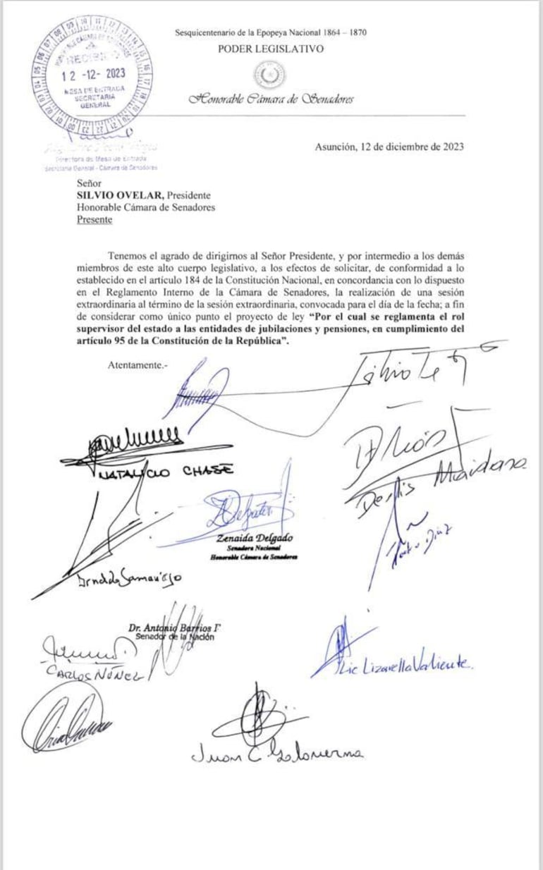 Solicitud de extraordinaria firmada por colorados y satélites cartistas.