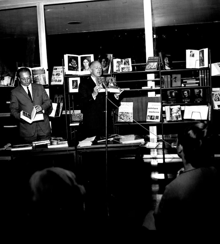Exposición del libro francés en la Facultad de Filosofía de la UNA en 1968.