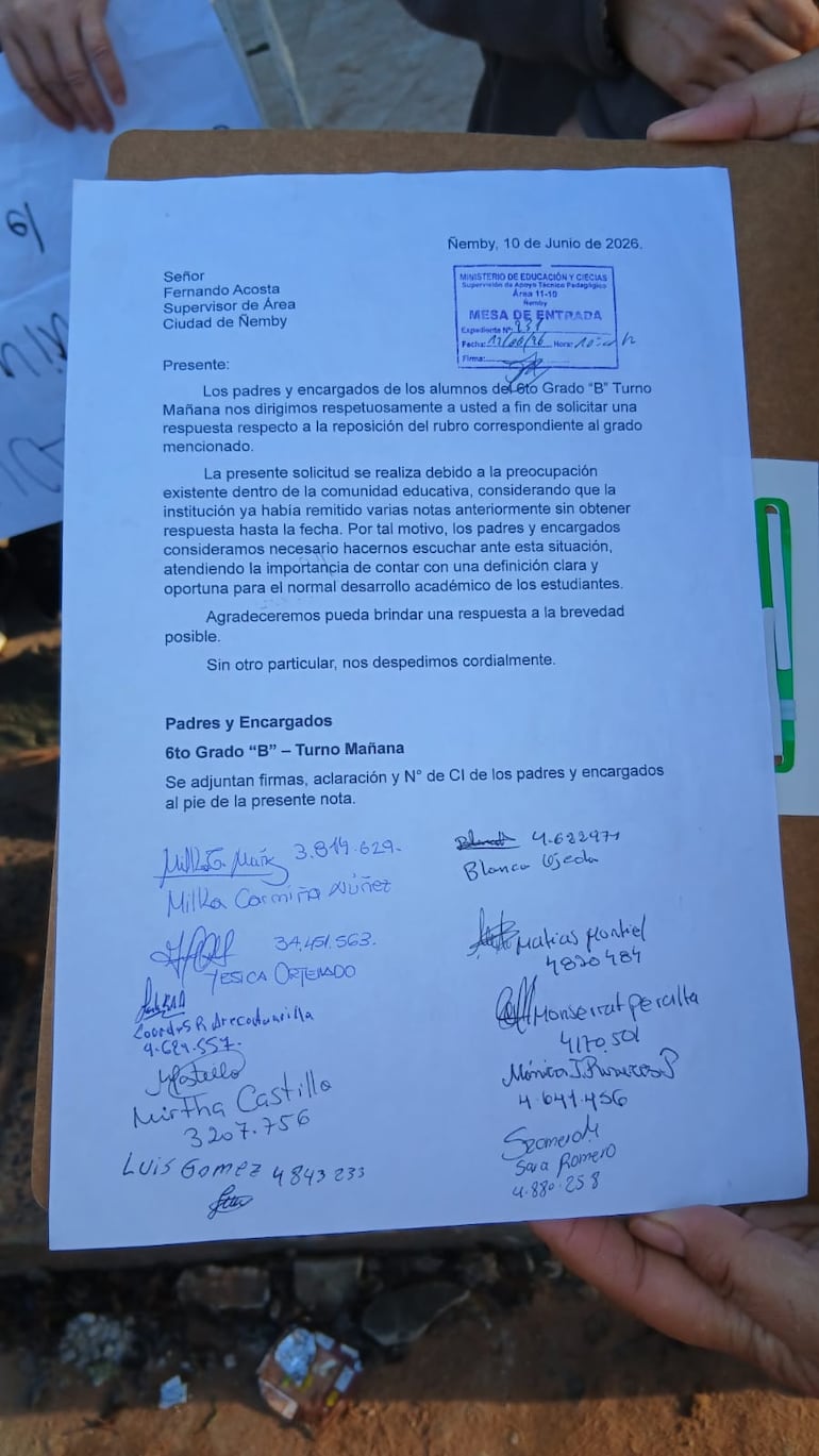 En varias oportunidades remitieron notas a la supervisión de la zona. Ésta es la última que enviaron.