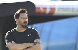 Vitamina Sánchez, entrenador de Olimpia.