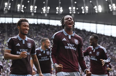 Johan Manzambi, en el festejo de su gol para el Aston Villa.