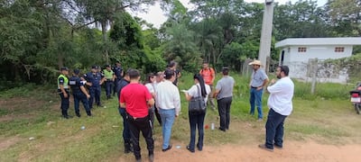 En la foto: Julio César Rotela Rolela, 26 años, empleado de constructora (camiseta naranja), detenido tras operativo fiscal y policial en Pirayú.