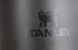 Imagen ilustrativa: logotipo de Stanley en uno de sus productos.