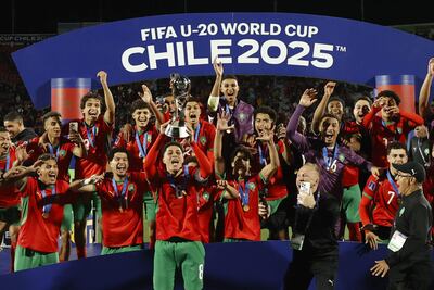 El team marroquí celebra el título mundial Sub 20 tras derrotar a Argentina 2-0 en la final. EFE