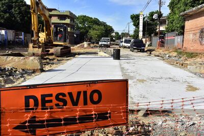 Vista de la calle Domingo Montanaro, esquina Eusebio Ayala, que permanece cerrada hace 9 meses.